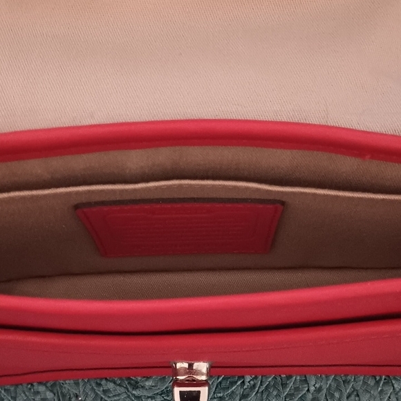 Coach Red Leather Crossbody Bag with Tassel and Flap Closure - Picture 4 of 5